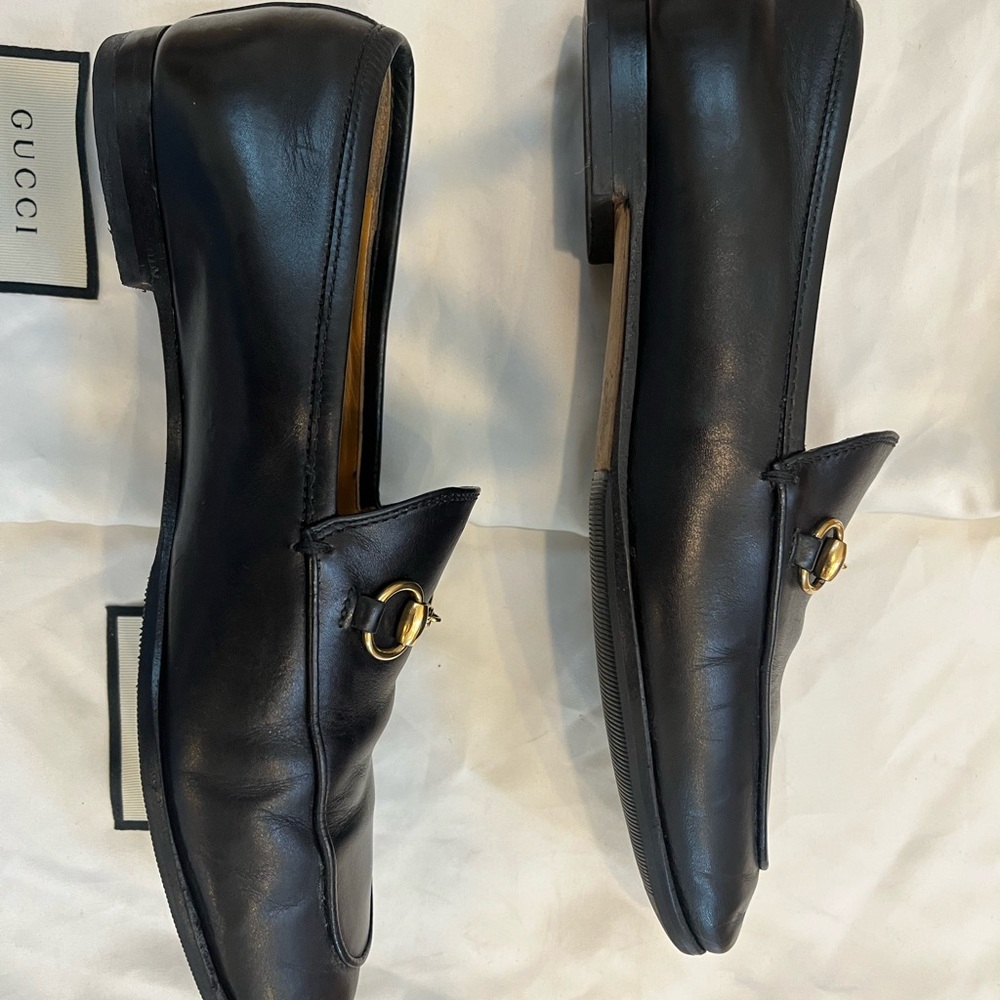 Gucci Jordaan Loafers in Black Leather with Gold Horsebit - Picture 4 of 8
